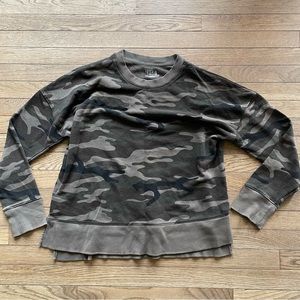 Camo time and tru  crewneck size L